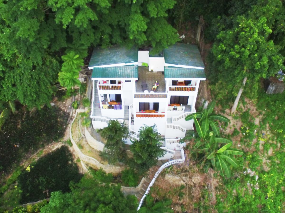 Cocoloco Beach Resort Manoc-Manoc Exterior foto