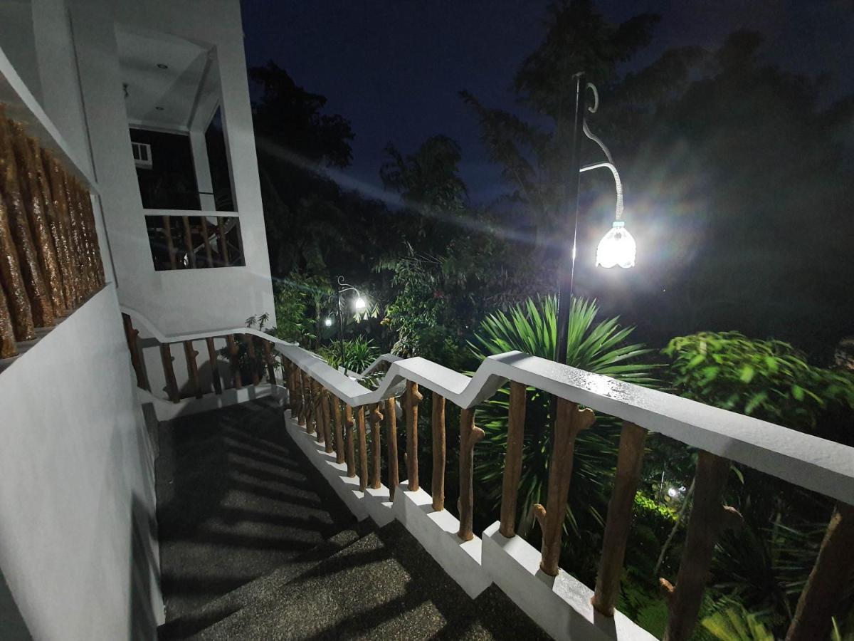 Cocoloco Beach Resort Manoc-Manoc Exterior foto
