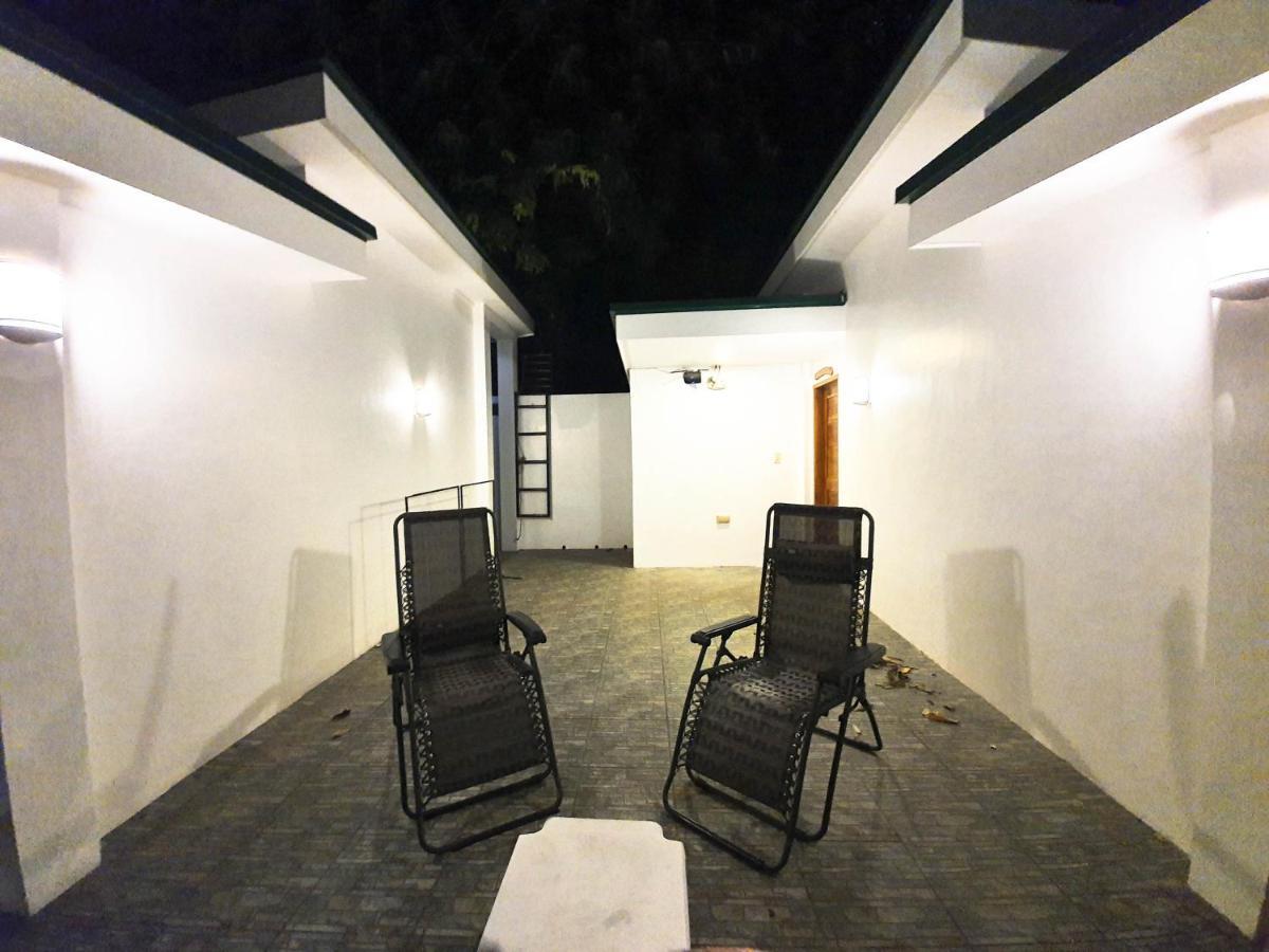 Cocoloco Beach Resort Manoc-Manoc Exterior foto
