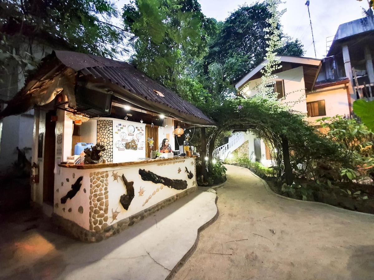 Cocoloco Beach Resort Manoc-Manoc Exterior foto