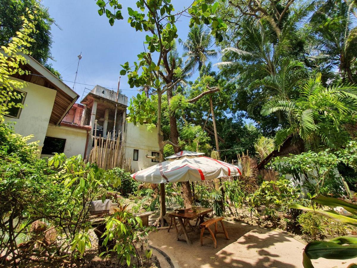 Cocoloco Beach Resort Manoc-Manoc Exterior foto