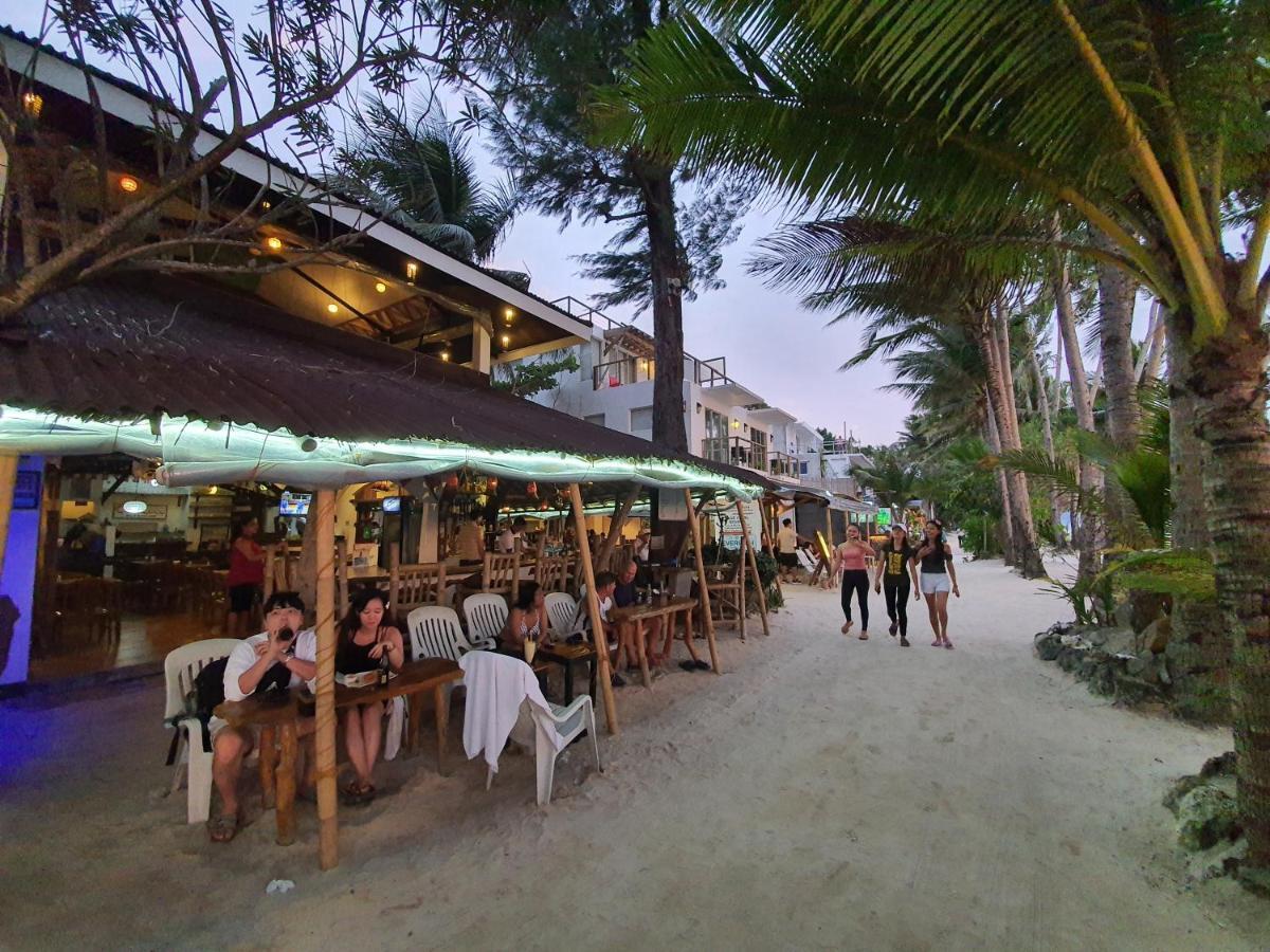 Cocoloco Beach Resort Manoc-Manoc Exterior foto