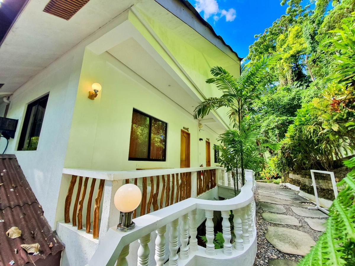 Cocoloco Beach Resort Manoc-Manoc Exterior foto