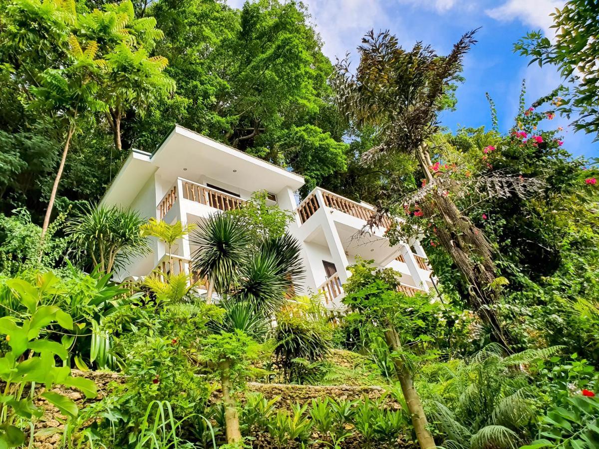 Cocoloco Beach Resort Manoc-Manoc Exterior foto